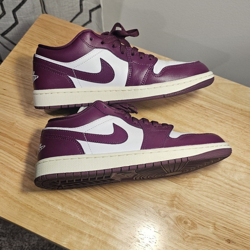 NIKE AIR JORDAN Womens Air Jordan 1 Low Bordeaux DC0774-161 MAUVE Size 8.5 - Picture 7 of 10